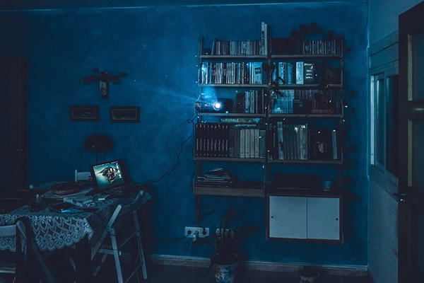 home cinema en casa con tu reparacion de proyector en valencia